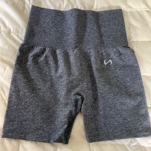 TLF Seamless contour sports shorts. Size M. Black Heather color.